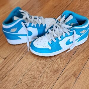 Jordan Kids Sneakers in Teal and White
